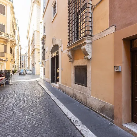 Amazing Domus Fontanella Borghese Apartment